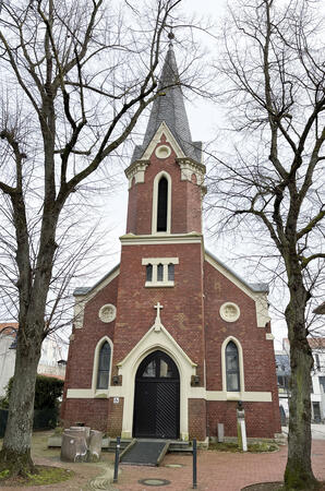Bild vergr&ouml;&szlig;ern: Bürgerhaus Eingang Rampe